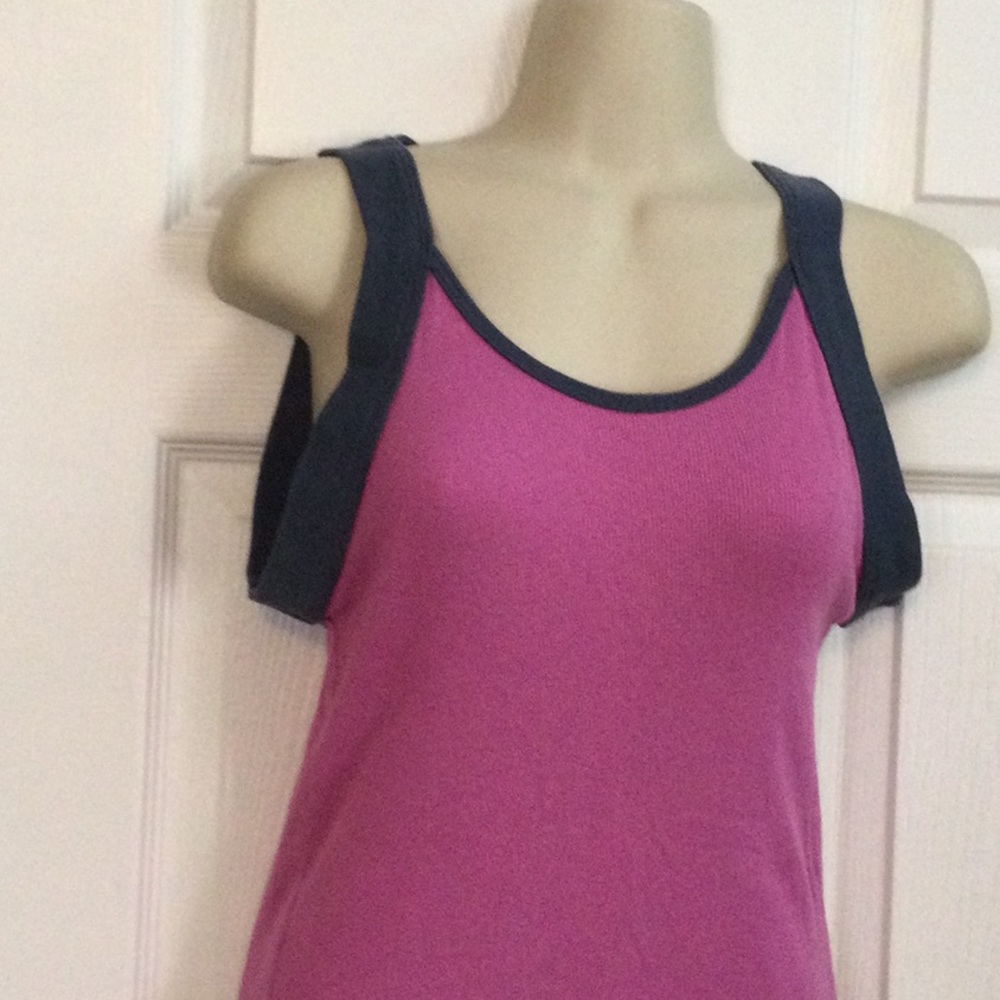 HYP Ribbed Tank Top - Picture 2 of 6